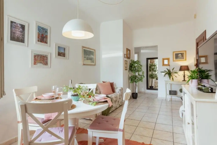 3 Bedrooms Apartment