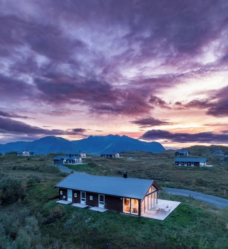 3 Bedrooms Luxury Cottage