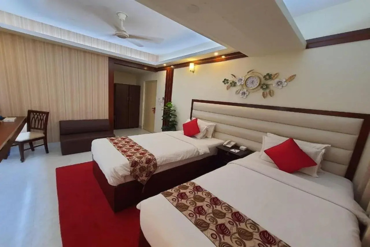 Hotel Grand Circle Inn