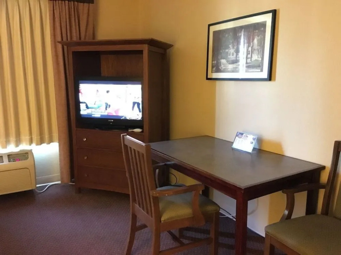 Norwood Inn & Suites