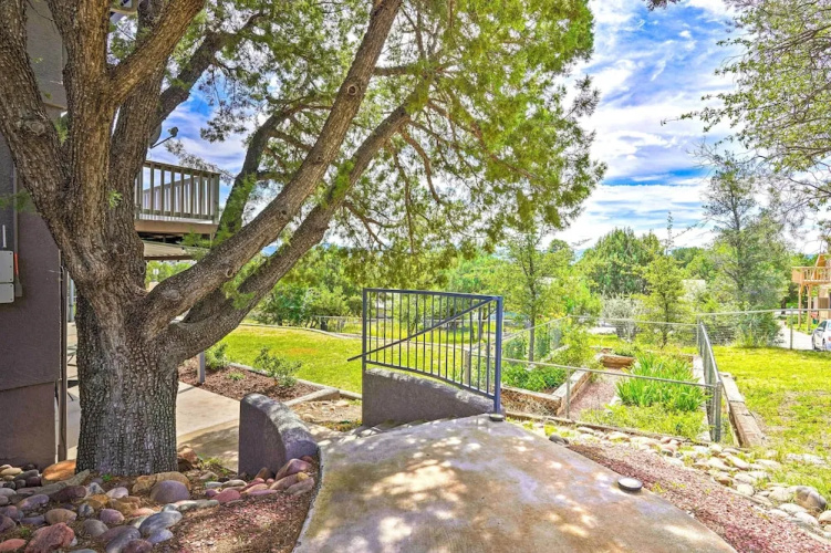 Peaceful Prescott Studio w/ Mountain Views!