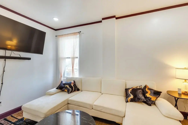 7 Mi to Philly Stadiums! Charming Apartment