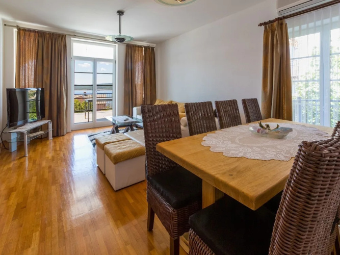 Apartment Goran
