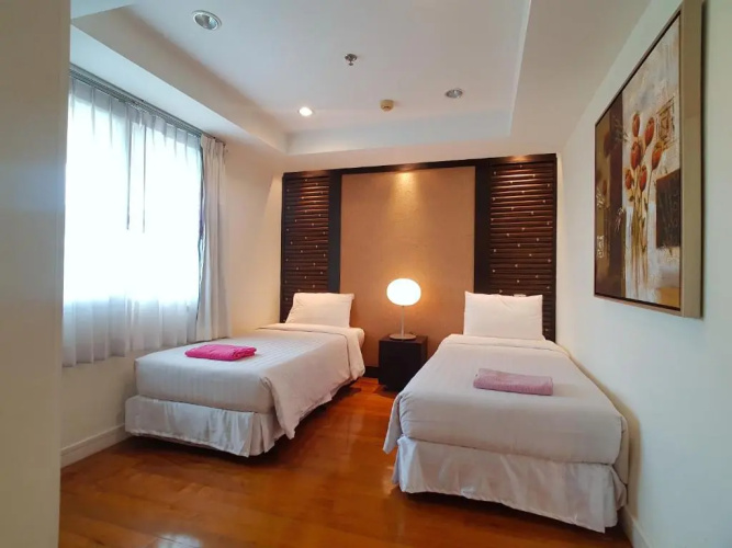 Spacious apartment with Ocean view in Panwa