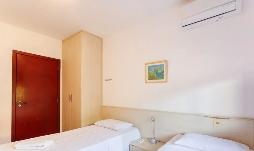 Apt w/BBQ 2BR 350m from beach Jurerê ADJ205