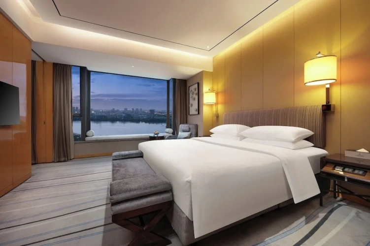 Superior Double Suite with lake view