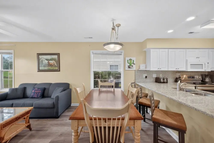 River Oaks 5c 2 Bedroom Condo