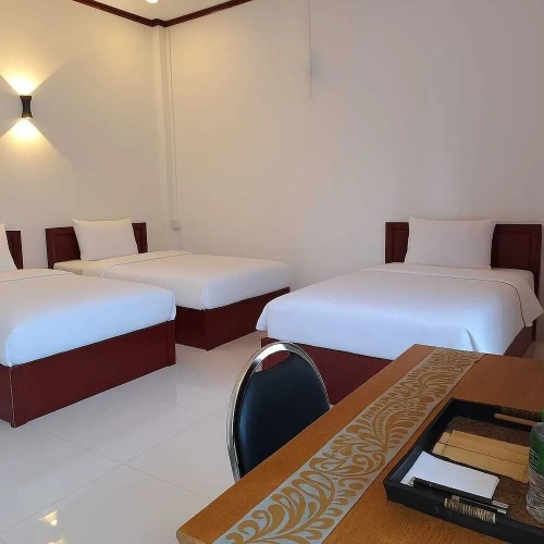 Classic Triple room with balcony