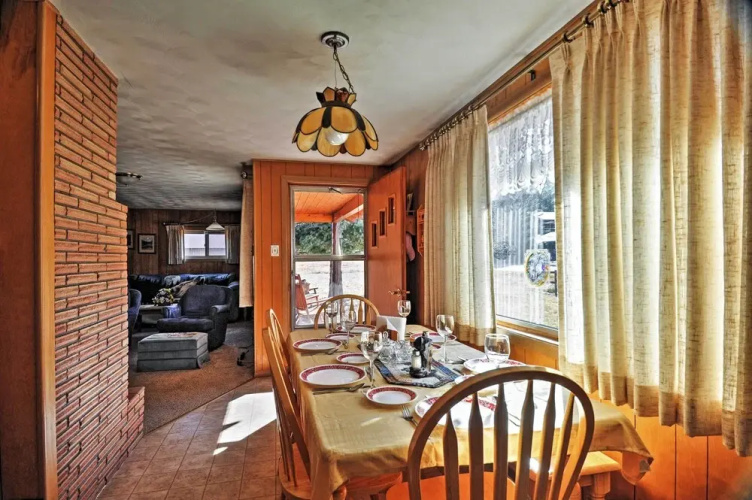 South Fork Log Cabin w/ Beautiful Mountain Views!