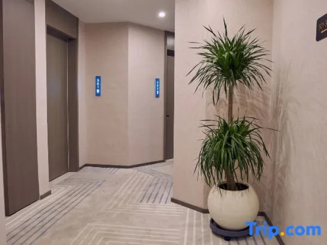 Sanchuan Hotel