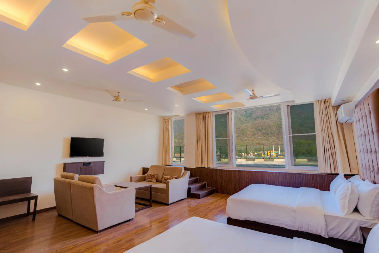 Hotel Vasundhara Palace Rishikesh