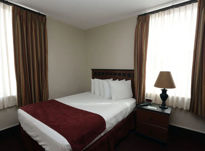 Arrow Hotel