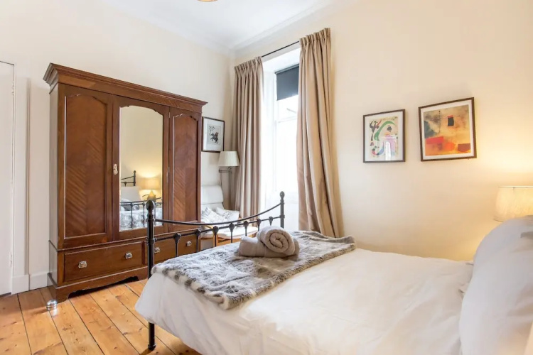 2 Bedroom Flat in Edinburgh