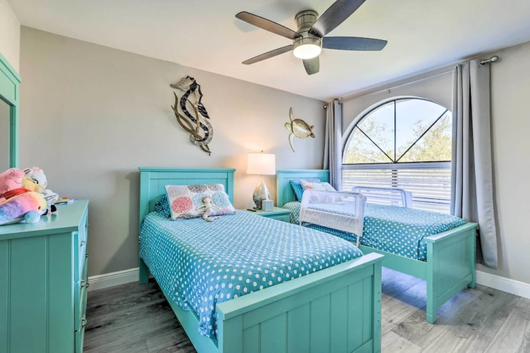 Private Dock & Saltwater Pool: Apollo Beach House