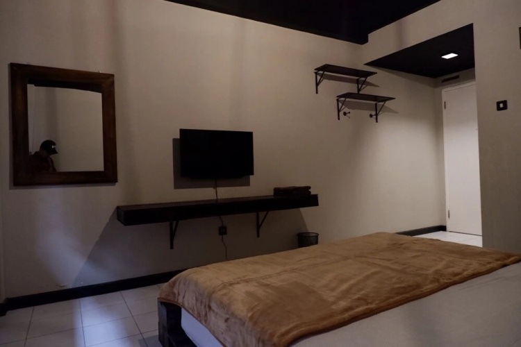 Home at 33 B&B