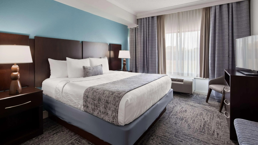 Best Western Plus Ambassador Suites Venice