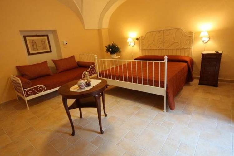 Standard Triple room with view