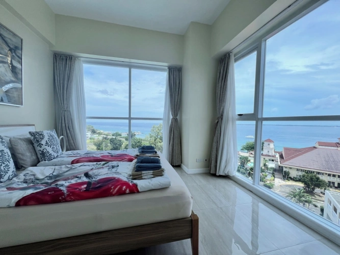 1 Bedroom Luxury Apartment with balcony and with sea view