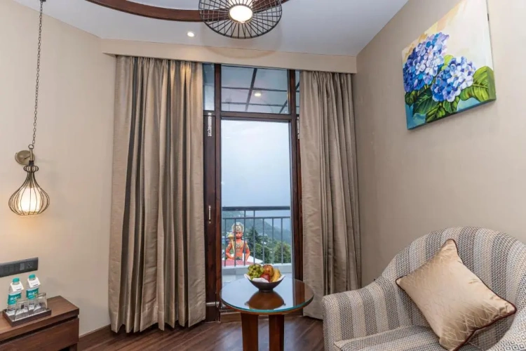 Standard Triple room