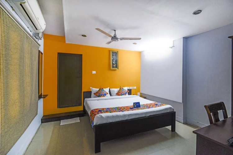 FabHotel T Nagar Chennai Stay