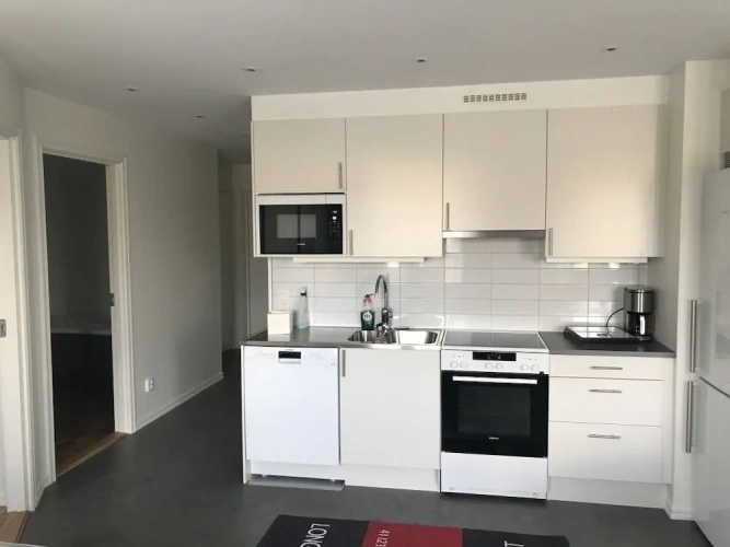 Apartment with partial sea view