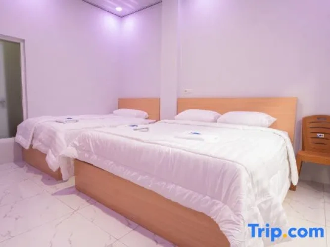 Standard Triple room with view