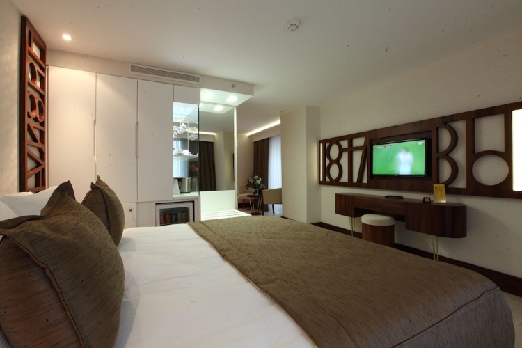 Corner Double room
