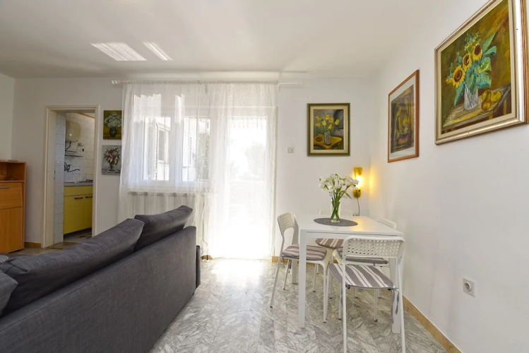 Apartment 1410