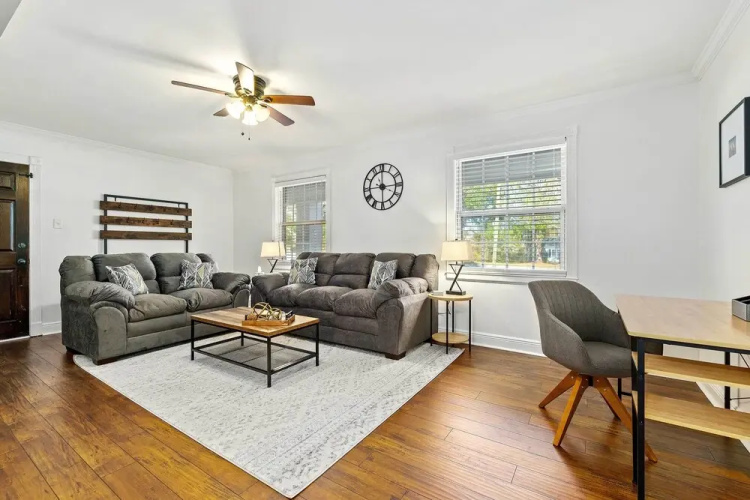 Pet-friendly Mobile Condo ~ 4 Mi to Downtown!