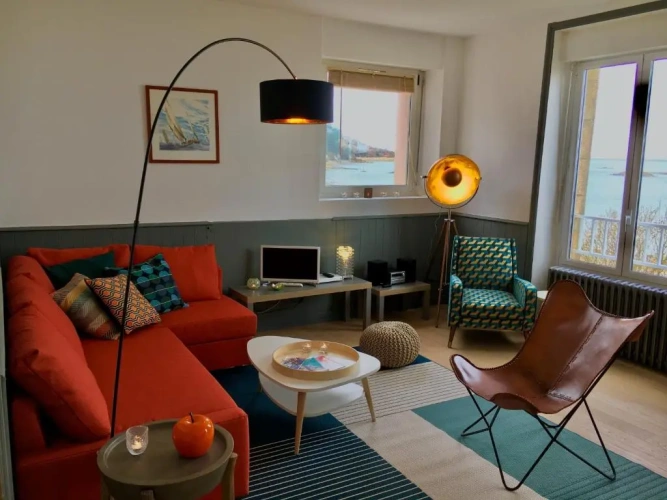 Apartment with sea view
