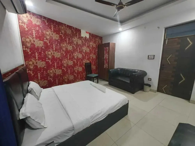 Hotel Vcr Inn