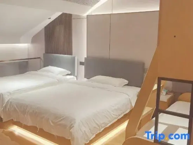 Deluxe Quintuple Apartment