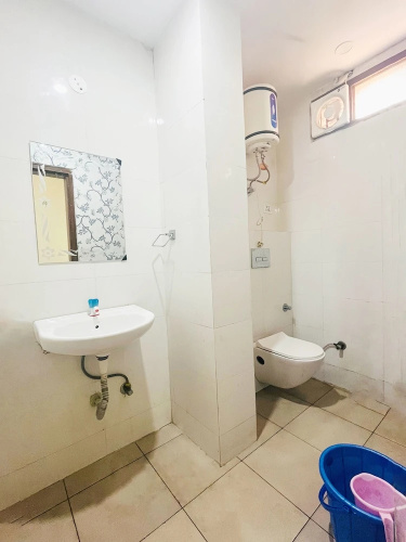 Roomshala 168 Startlight Suites