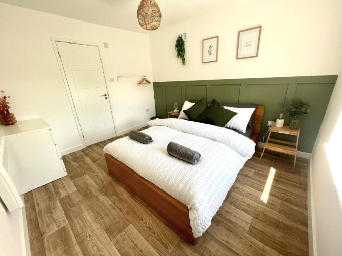 1 Bedroom Apartment