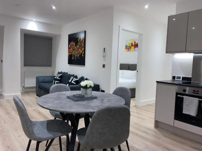 2 Bedrooms Apartment