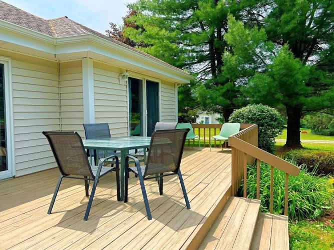 G Cookie's House 3 Bedroom Home by RedAwning