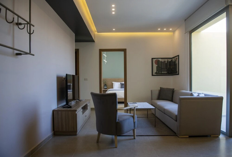 ZUR Studios & Suites