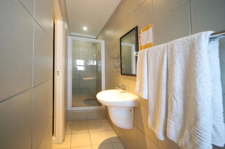 Savoy Lodge Cape Town