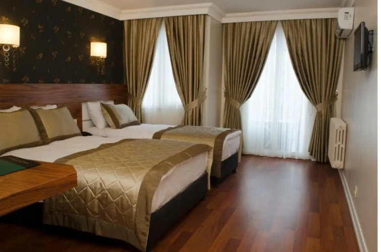Standard Triple room