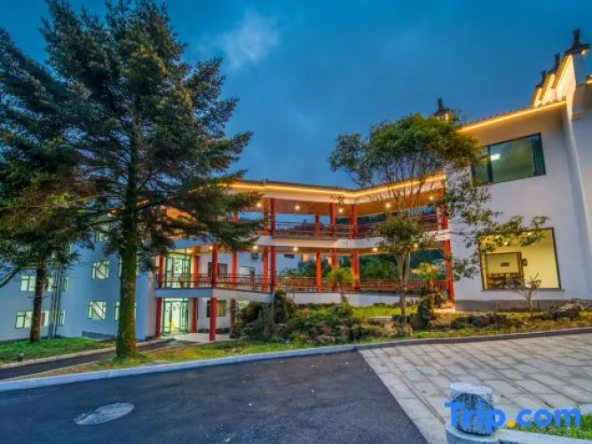 Emerald Resort