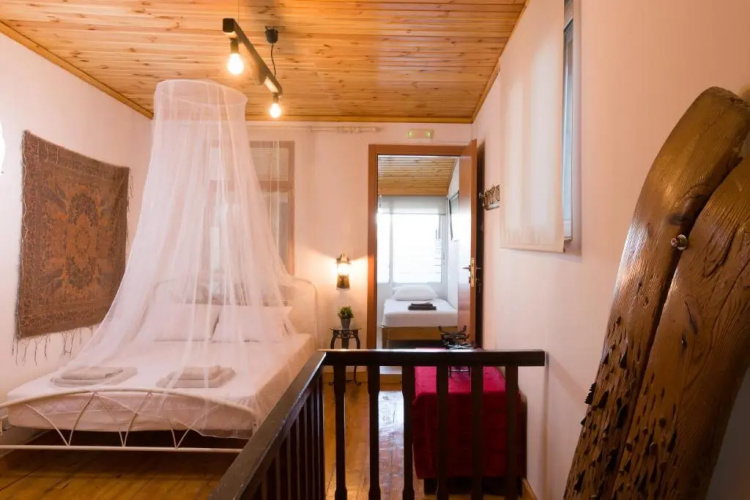 [kritsa house]