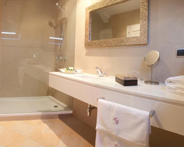 Deluxe Double room with balcony and with sea view