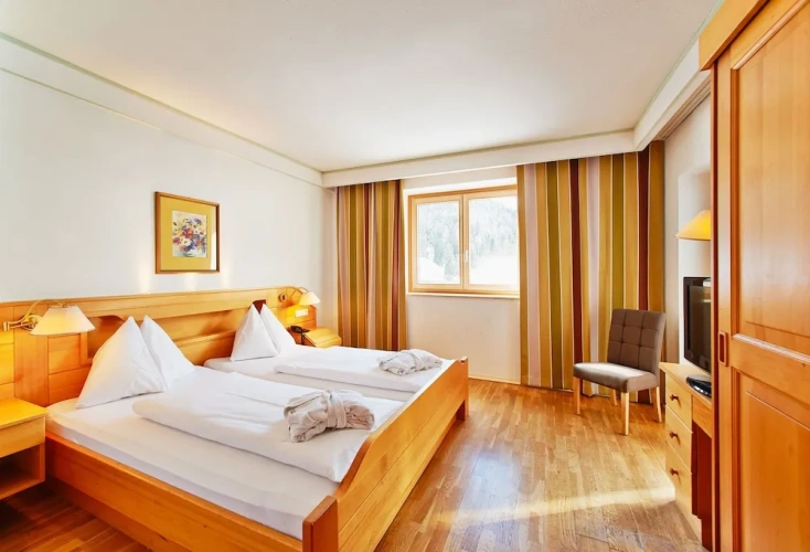 2 Bedrooms Family Suite with balcony and with mountain view