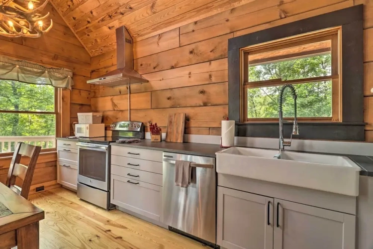 3 Bedrooms Cottage