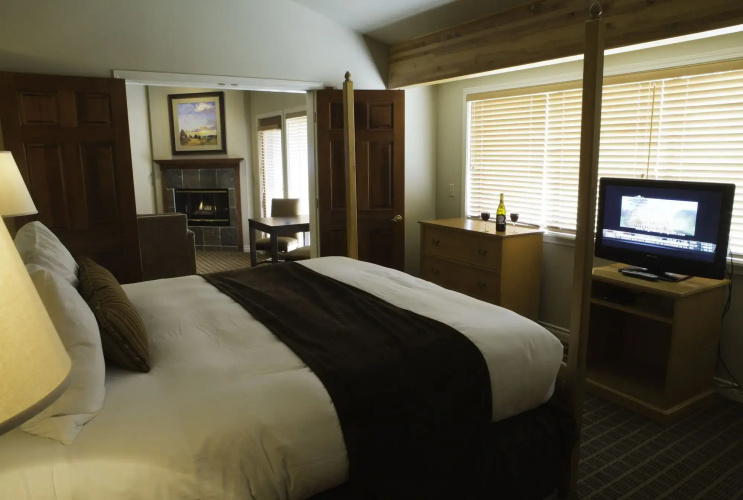 Pine Ridge Inn