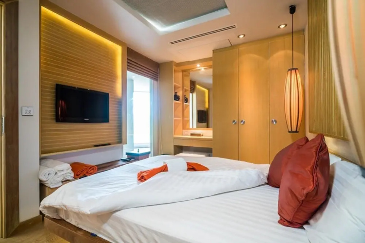 Beachfront Apartment - Walk in the Sand