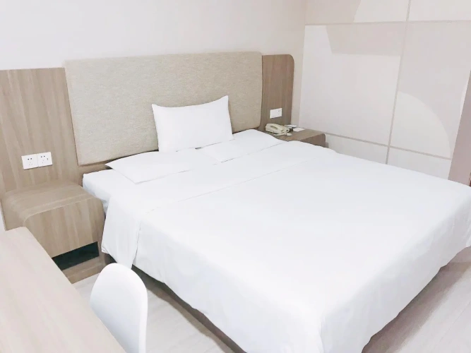 Standard Double room with city view