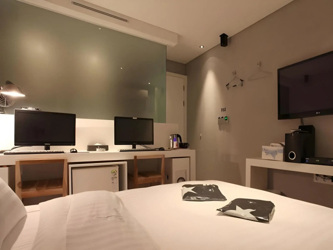 Nine Star Hotel