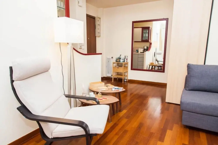 Centrally Located Studio In Athens