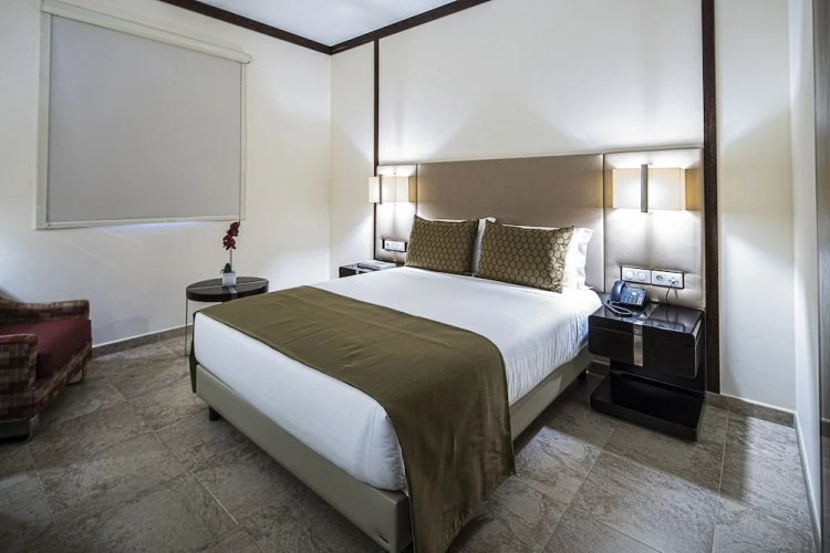 iu Hotel Huambo